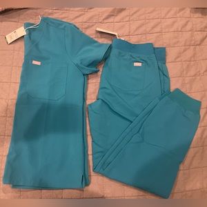 Figs Women Zamora Jogger Set in Color Pacific Blue